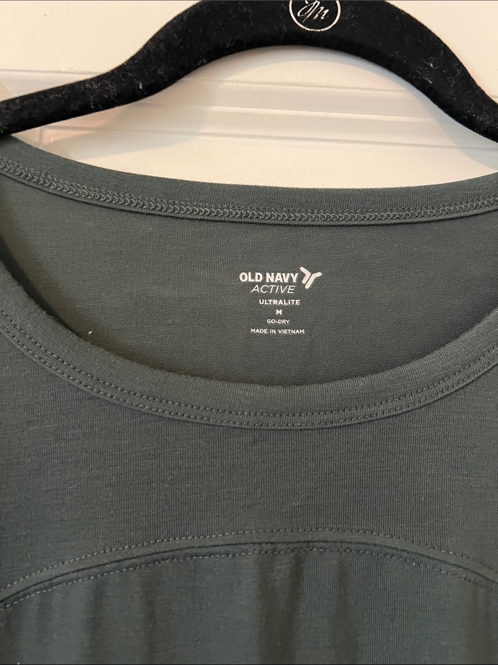 Lot of 2 Old Navy Long Sleeve Active Tops - Picture 2 of 5
